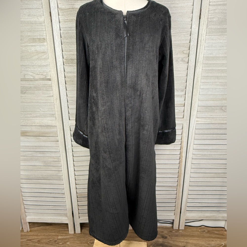 CUDDL DUDS Women's Cozy Ribbed Velour Zip Front Robe/Nightgown Black-M (8-10)